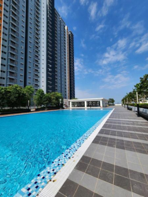 Casa D'Faiz Alanis near KLIA pool olympic size